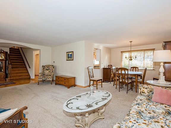 5th image of 915 S Cedarcrest Dr