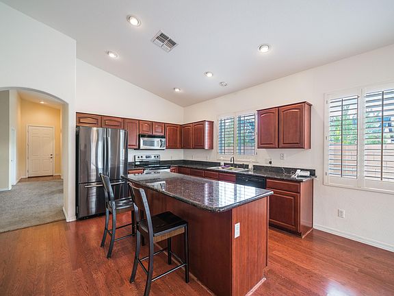 3rd image of 7951 N Music Mountain Ln