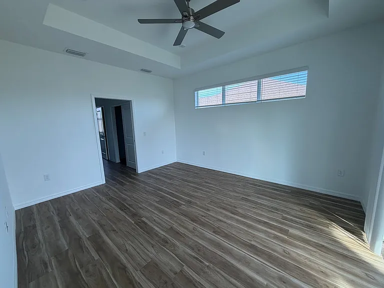 18418 Wintergarden Ave — Photo 9