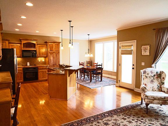 5th image of 4313 NE Park Springs Ct