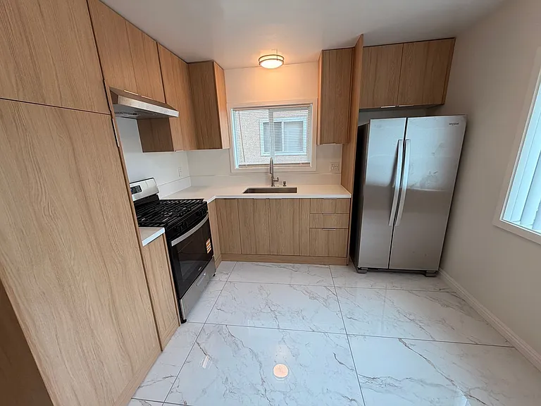 1845 S Grand Ave #1 — Photo 25