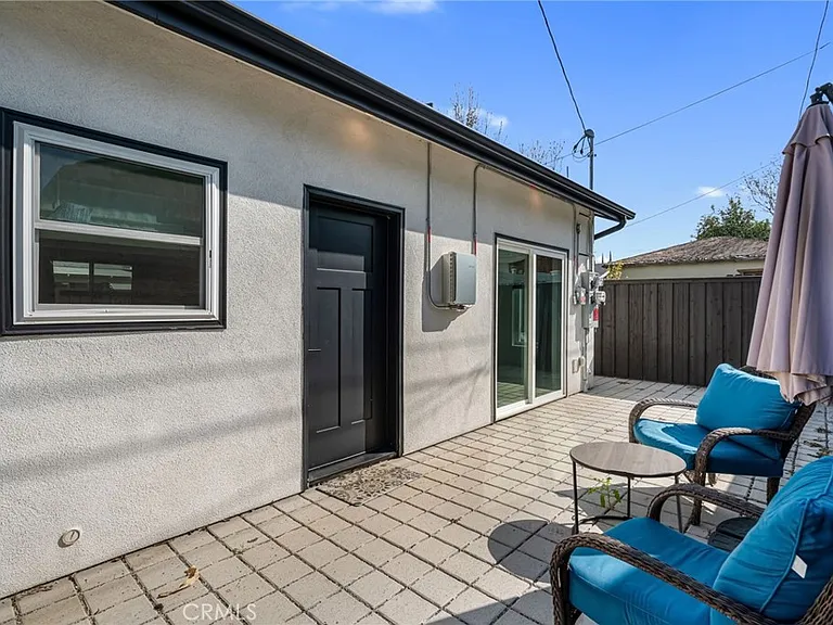 22434 Berdon St — Photo 35