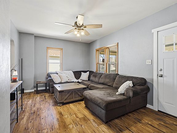 4th image of 72 Clinton St