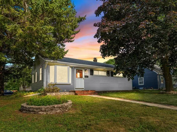 1004 4th AVENUE, Grafton, WI 53024