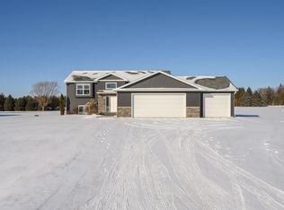 16946 739th St, Hayfield, MN 55940