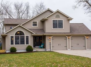 4638 E Woodland Acres Dr, Syracuse, IN