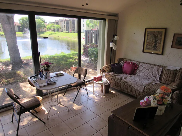 606 Sea Pine Way #D — Photo 9