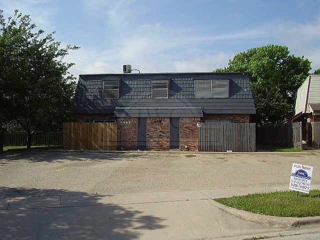 1st image of 2300 Wales Cir