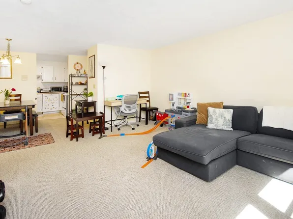 773 Massachusetts Ave APT B9, Boxboro, MA 01719