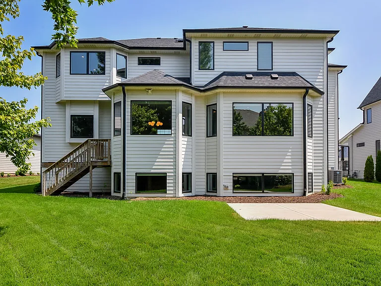 2447 Sharon Ct — Photo 35