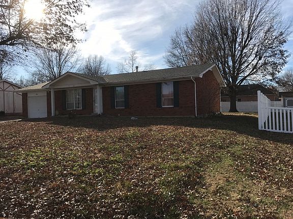 3rd image of 7 Oakwood Dr