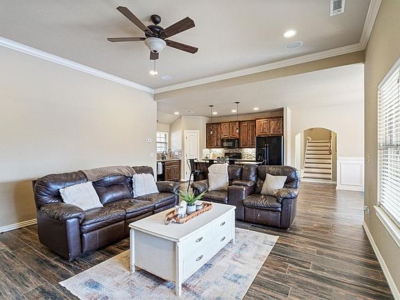 4th image of 2611 Madison St #8735