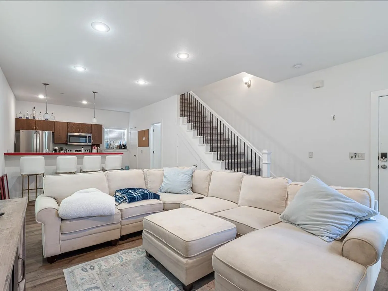 Oakland Properties (3bed/3.5bath) — Photo 1
