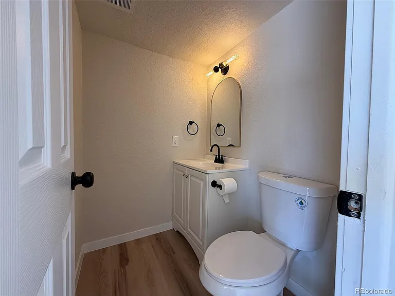 243 Vance St — Photo 31