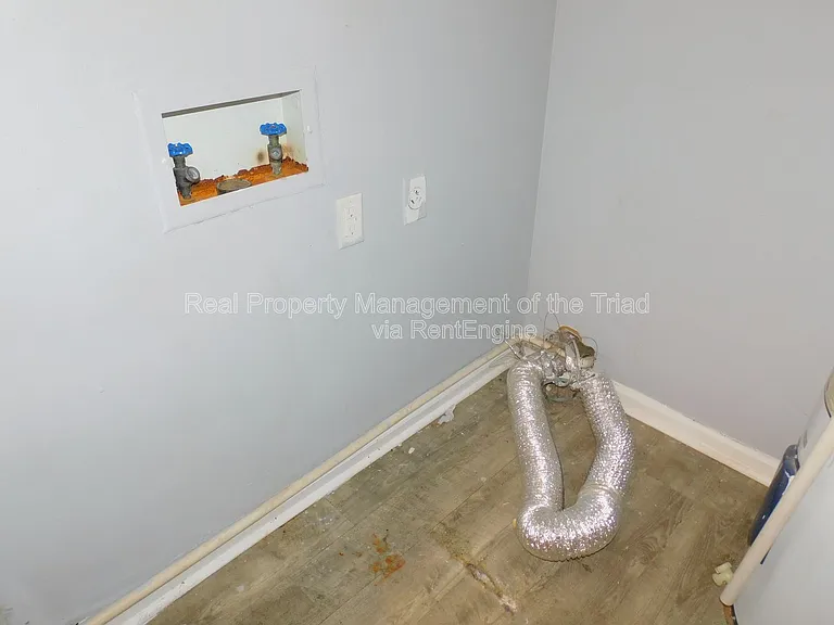 2406 Markwood Ln SE #C — Photo 15