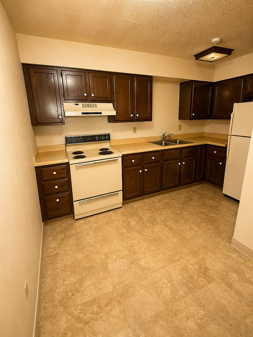 Mason City 32-Unit (Plymouth Road Apartments) — Photo 3