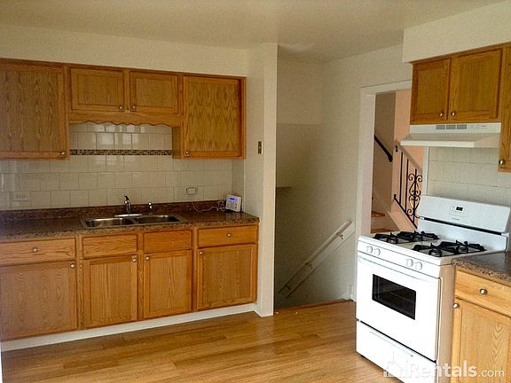 2nd image of 16520 Prairie Ave