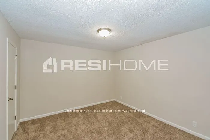 2203 Norman Ave — Photo 10