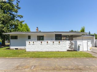7915 NE Siskiyou St, Portland, OR 97213