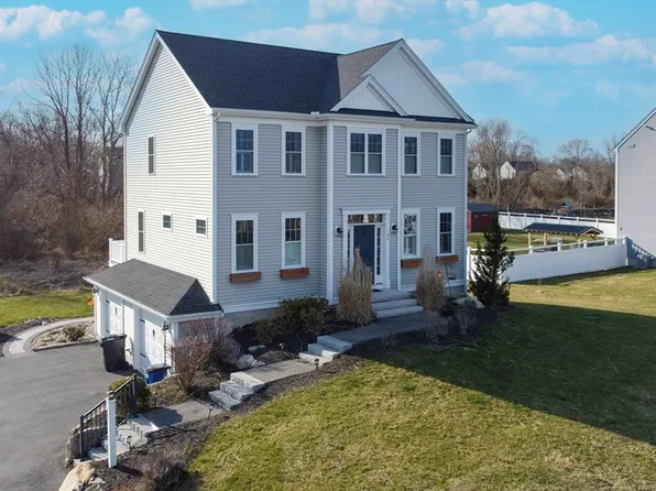 32 Windward Way, Swansea, MA 02777