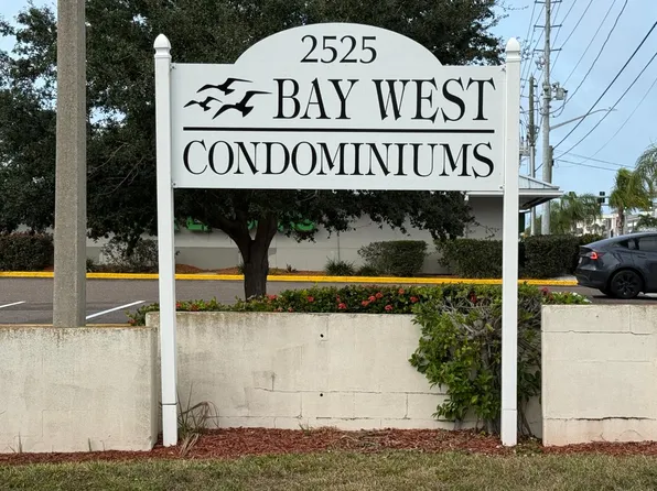 2525 W Bay Dr, Belleair Bluffs, FL