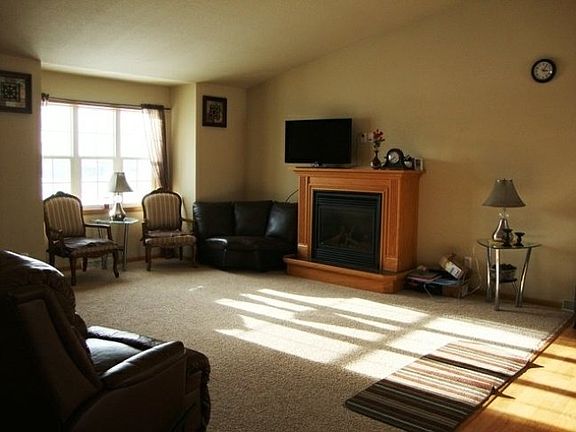 3rd image of 2524 Windsong Cir