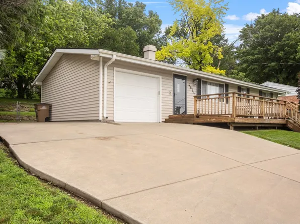 4664 Parkridge Ave, Pleasant Hill, IA 50327