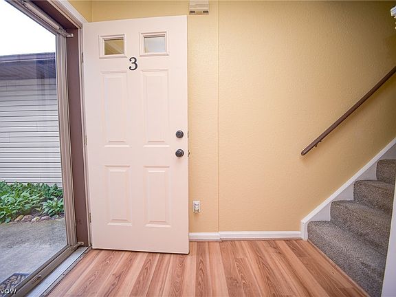 3rd image of 110 Greenwich Rd APT 3