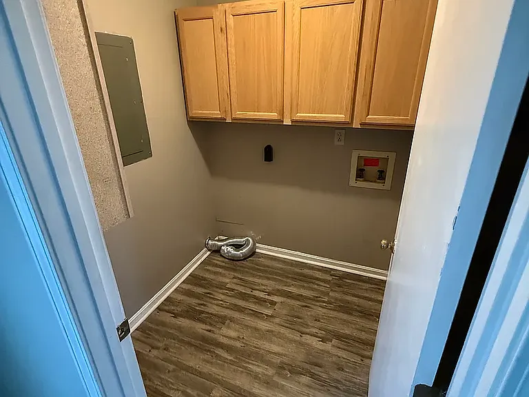 1305 Sunshine Ln — Photo 10
