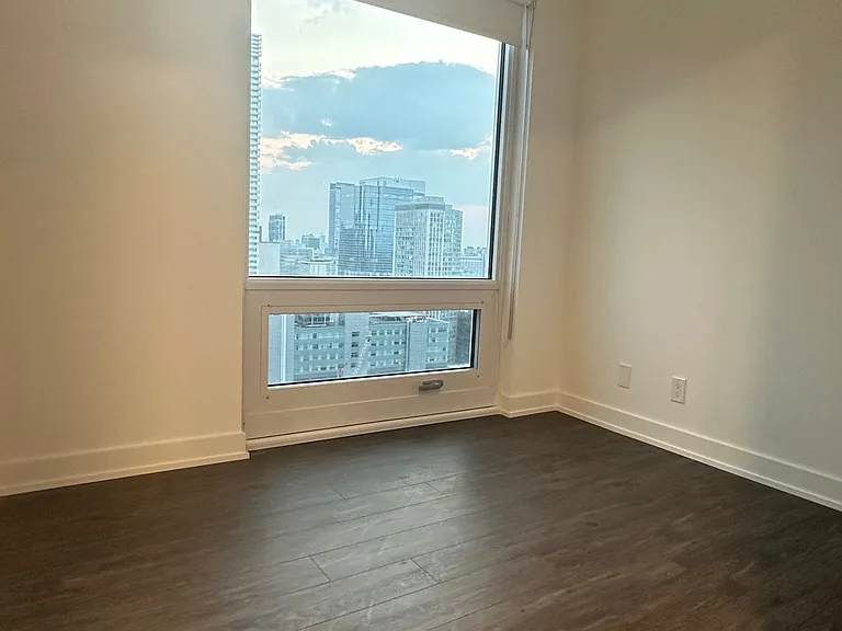 88 Queen St E #3910 — Photo 13
