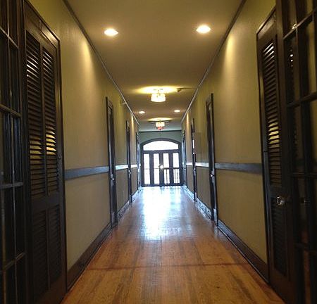 5th image of 616 E 7th St APT 7