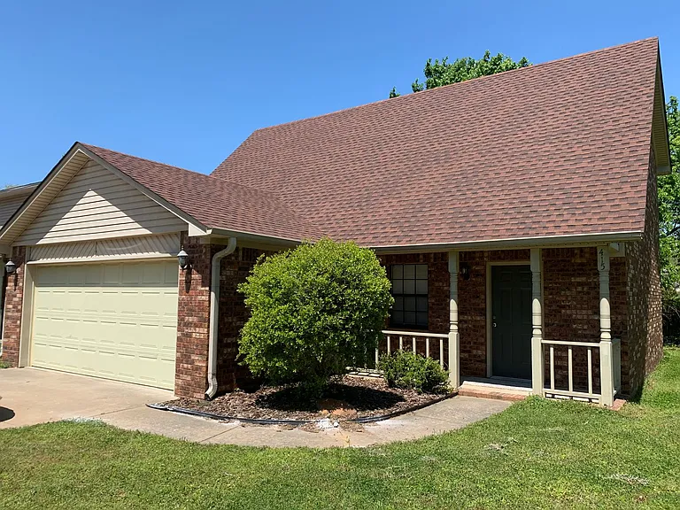 415 Valley Dr — Photo 1