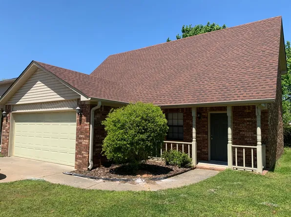 415 Valley Dr, Russellville, AR 72802