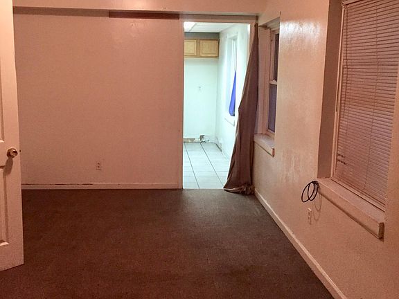 3rd image of 1703 Pierce Ave APT 2