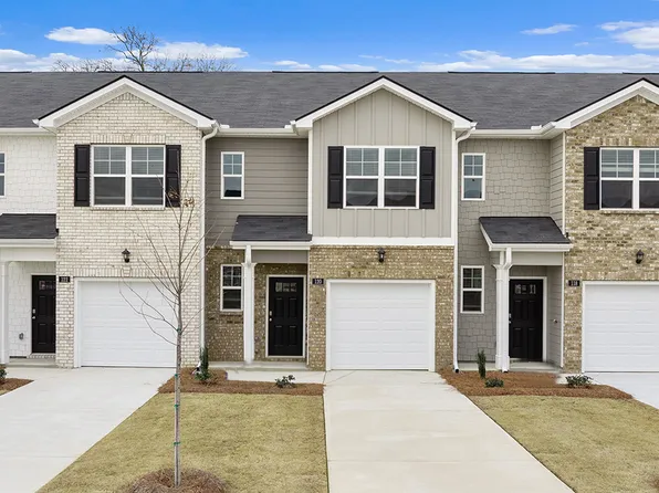 208 Kenmore Cir, Perry, GA 31069