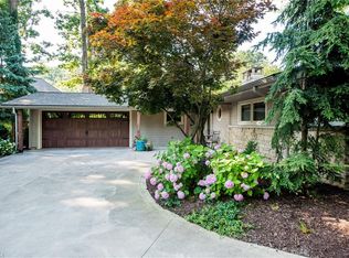 23301 Lake Rd, Bay Village, OH 44140