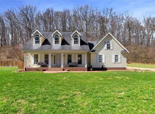1916 Chesterville Rd, Mineral Wells, WV 26150