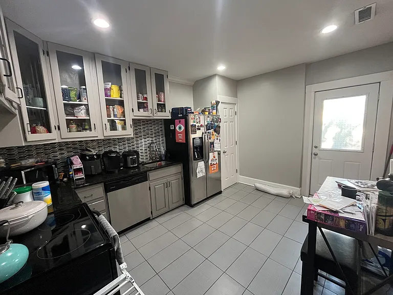 33 Hamilton Park #B — Photo 4