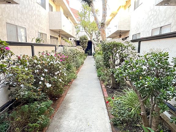 3rd image of 11806 Gorham Ave APT 4