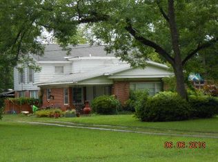 23 S Macon St, Reynolds, GA 31076