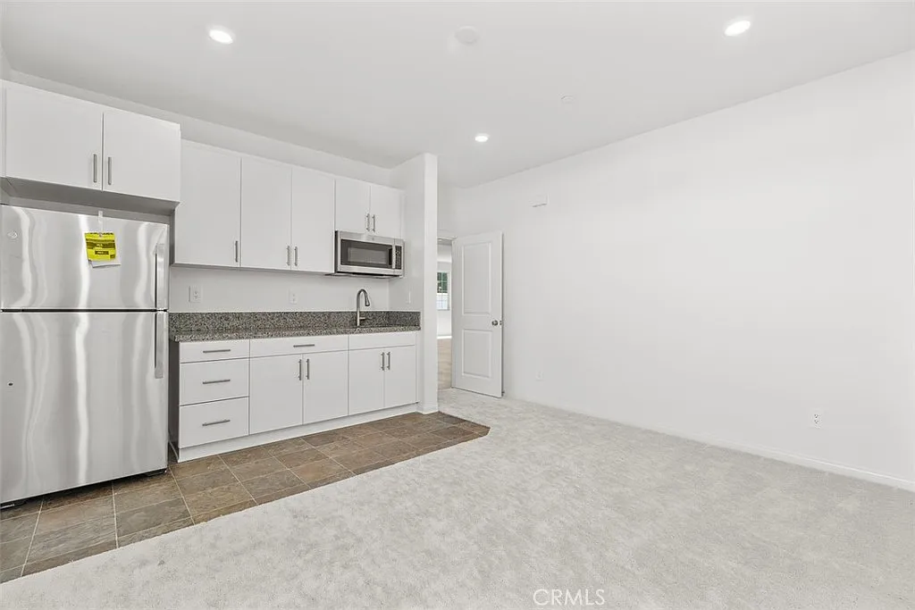 4 bed, 3.5 bath, 3164 sqft, $3,395 — Photo 3