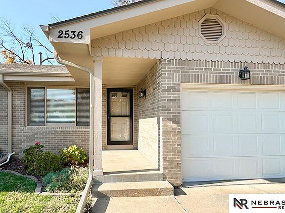 3rd image of 2536 Benson Gardens Blvd