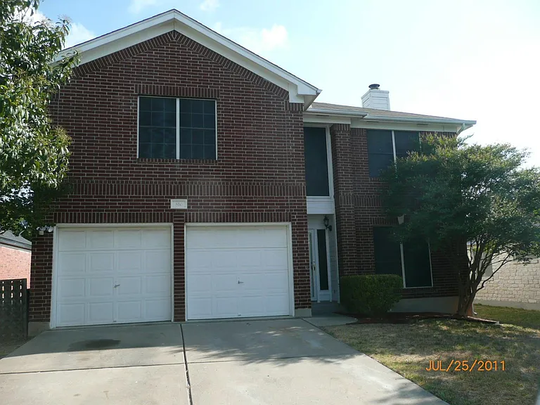 810 Minturn Ln — Photo 1