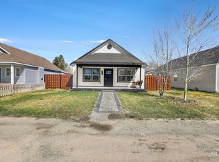 219 E Spruce Ave, Fairfield, ID 83327