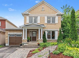 414 Abbeydale Cir, Ottawa, ON K2K0E8