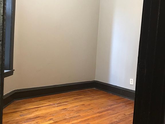 5th image of 2134 S Trumbull Ave #1