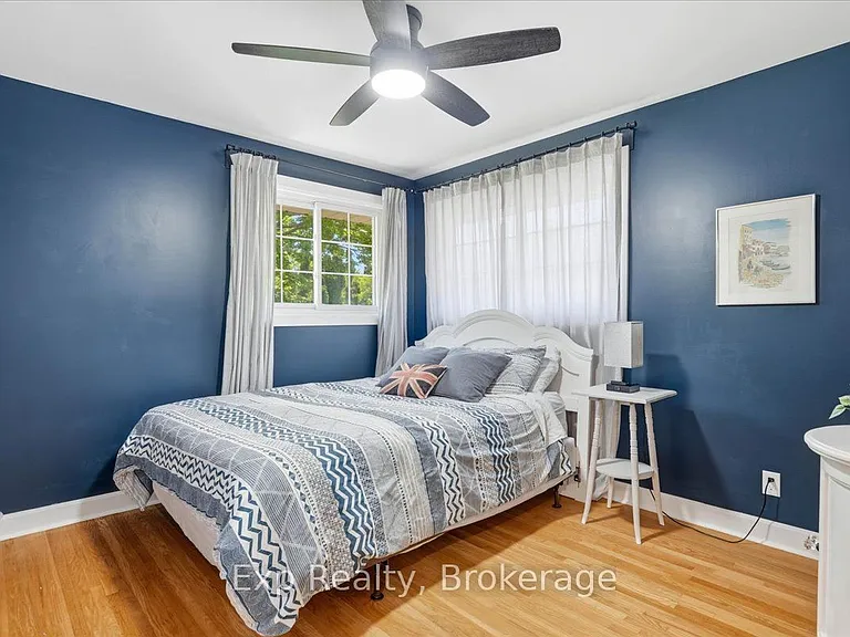 48 Melrose Cres — Photo 18