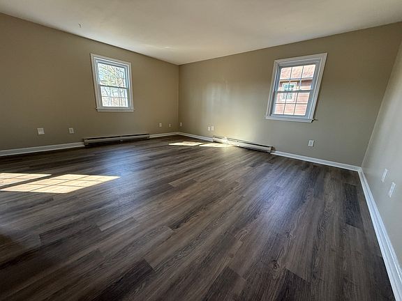 3rd image of 239 Old Farms Rd APT 18A