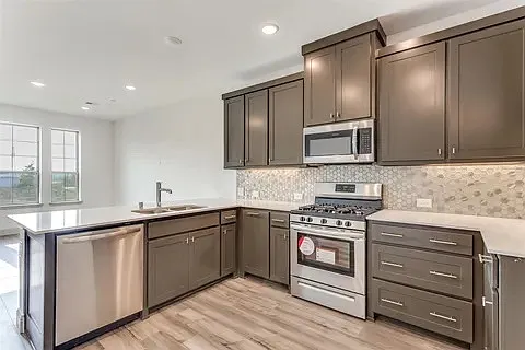 433 Matchbox St — Photo 3