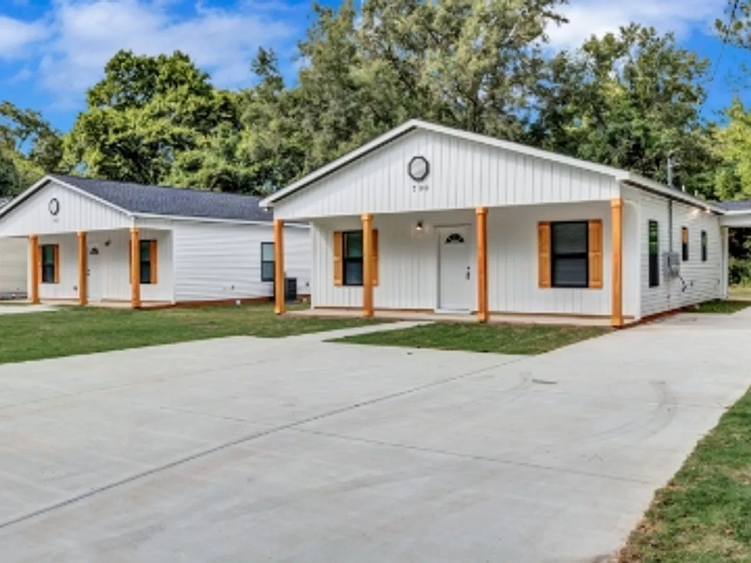 700 Carmen Ave — Photo 2